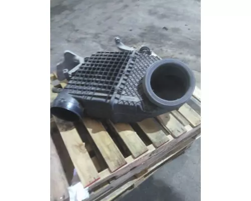 PETERBILT 579 AIR CLEANER