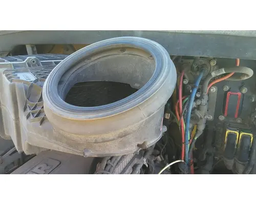 PETERBILT 579 AIR CLEANER