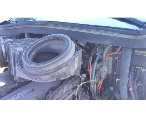 PETERBILT 579 AIR CLEANER