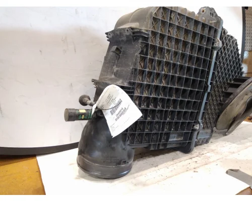 PETERBILT 579 AIR CLEANER