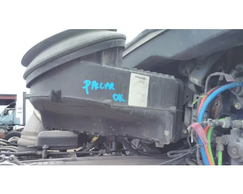PETERBILT 579 AIR CLEANER