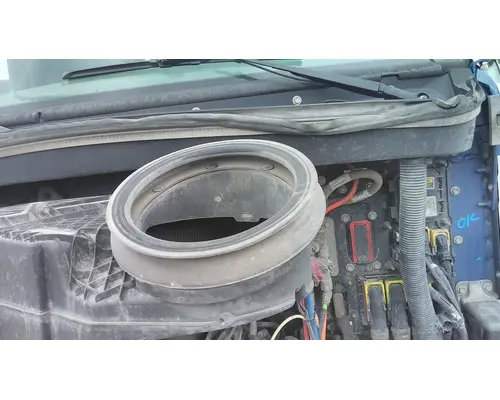 PETERBILT 579 AIR CLEANER