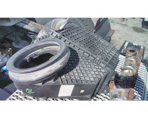 PETERBILT 579 AIR CLEANER