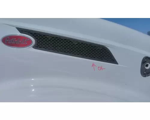PETERBILT 579 AIR INTAKE LOUVERCOVER