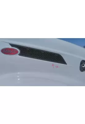 PETERBILT 579 AIR INTAKE LOUVER/COVER