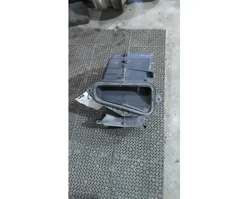 PETERBILT 579 AIR INTAKE