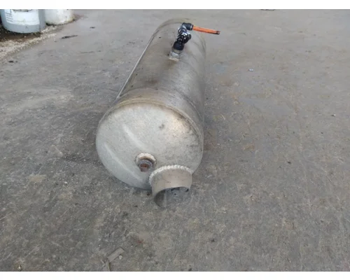 PETERBILT 579 AIR TANK
