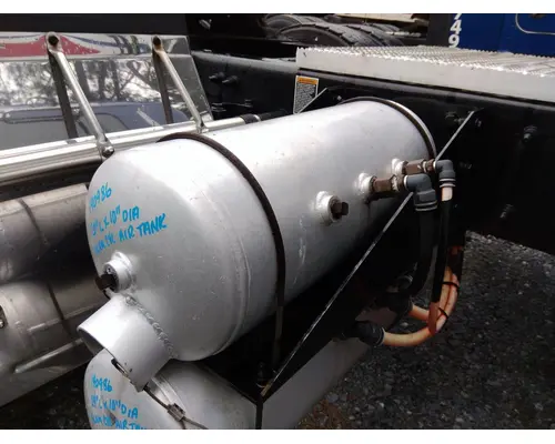 PETERBILT 579 AIR TANK