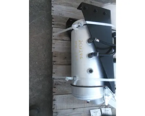 PETERBILT 579 AIR TANK