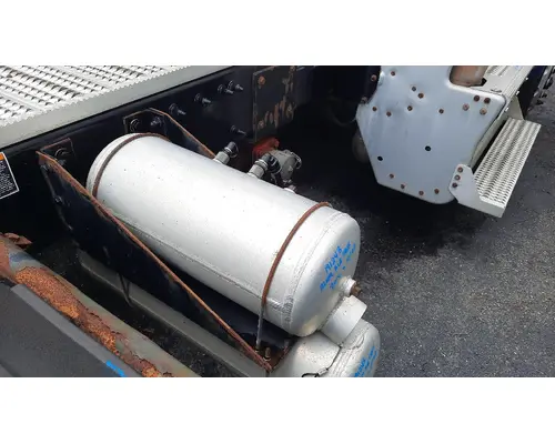 PETERBILT 579 AIR TANK