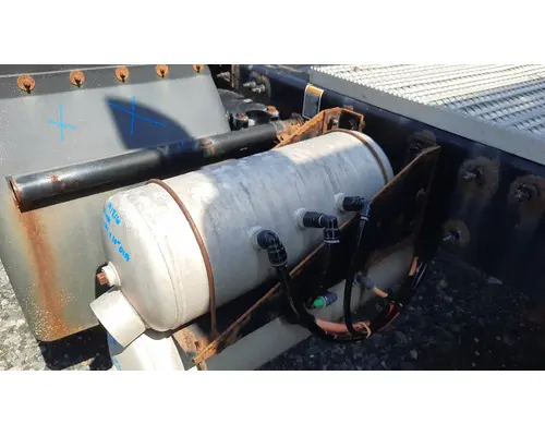 PETERBILT 579 AIR TANK