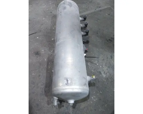 PETERBILT 579 AIR TANK