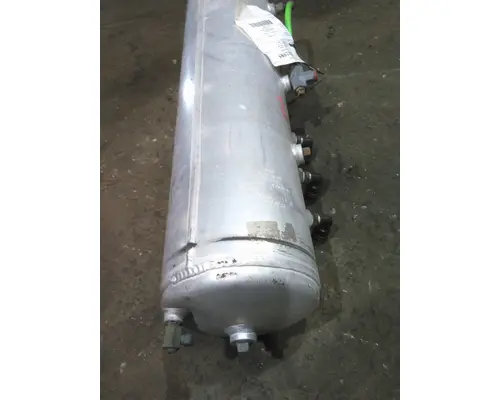PETERBILT 579 AIR TANK
