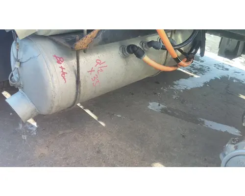 PETERBILT 579 AIR TANK