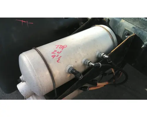 PETERBILT 579 AIR TANK