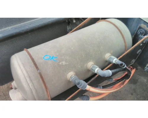 PETERBILT 579 AIR TANK