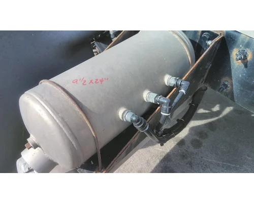 PETERBILT 579 AIR TANK