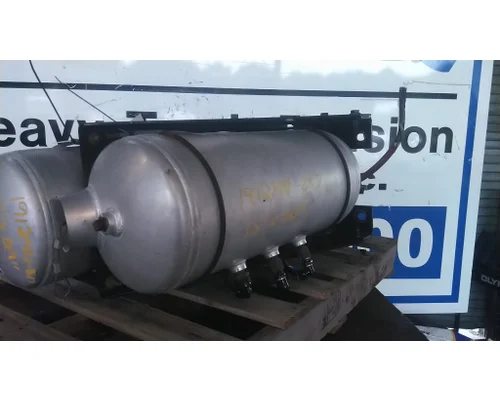PETERBILT 579 AIR TANK