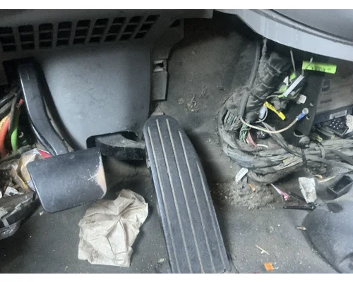 PETERBILT 579 Accelerator Parts