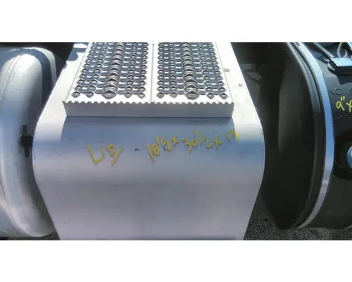 PETERBILT 579 BATTERY BOX COVER