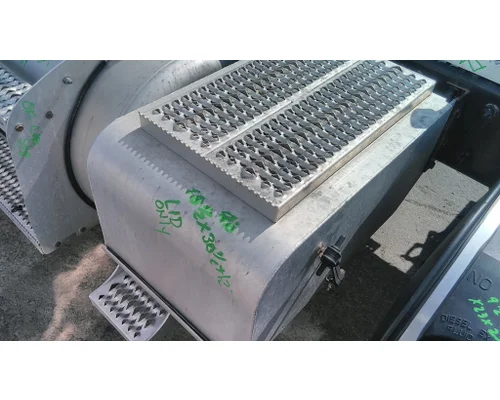 PETERBILT 579 BATTERY BOX COVER