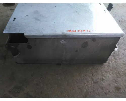 PETERBILT 579 BATTERY BOX