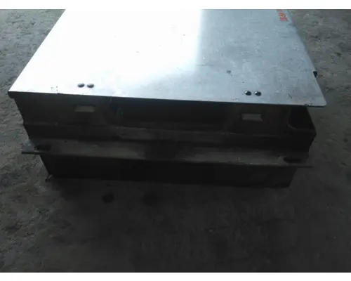 PETERBILT 579 BATTERY BOX