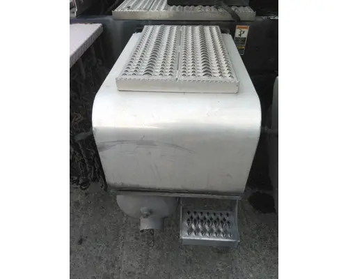 PETERBILT 579 BATTERY BOX