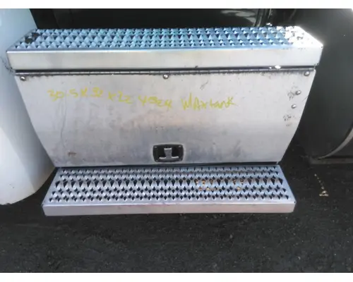 PETERBILT 579 BATTERY BOX