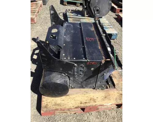 PETERBILT 579 BATTERY BOX