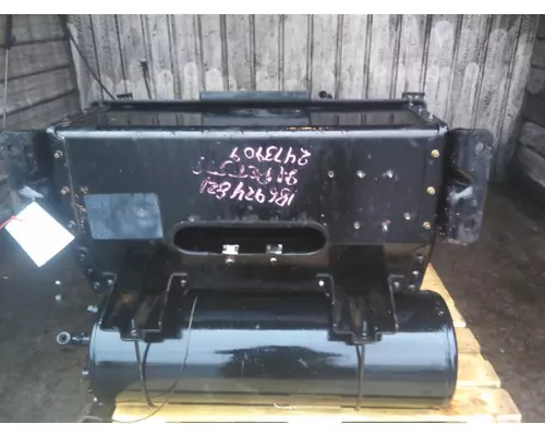 PETERBILT 579 BATTERY BOX