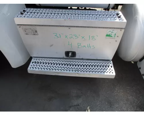 PETERBILT 579 BATTERY BOX