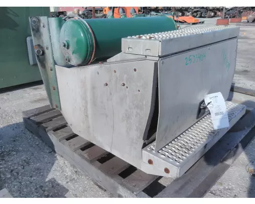 PETERBILT 579 BATTERY BOX