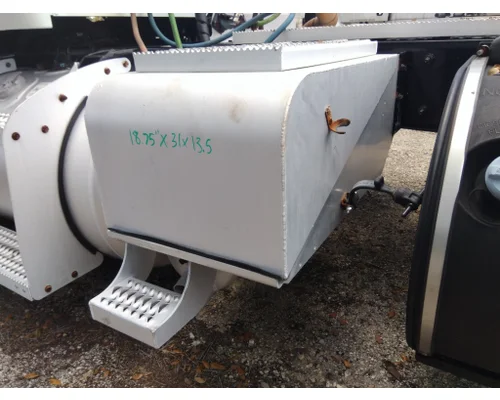 PETERBILT 579 BATTERY BOX