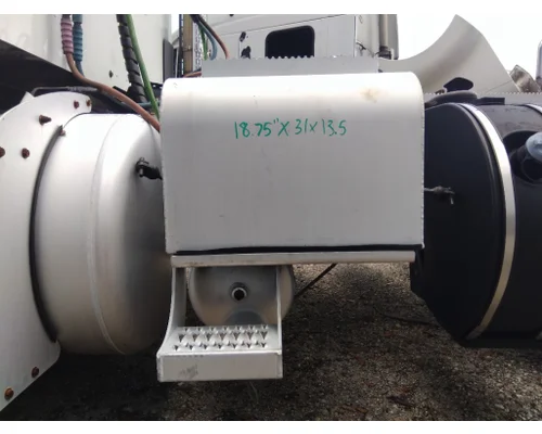 PETERBILT 579 BATTERY BOX