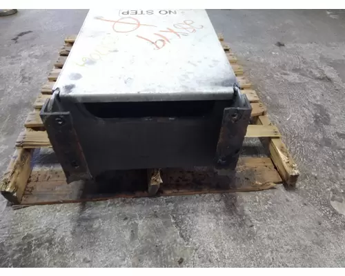 PETERBILT 579 BATTERY BOX