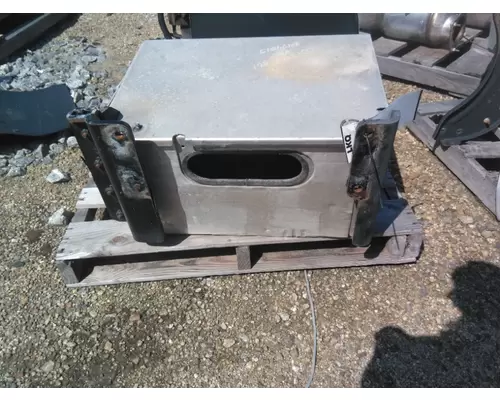 PETERBILT 579 BATTERY BOX