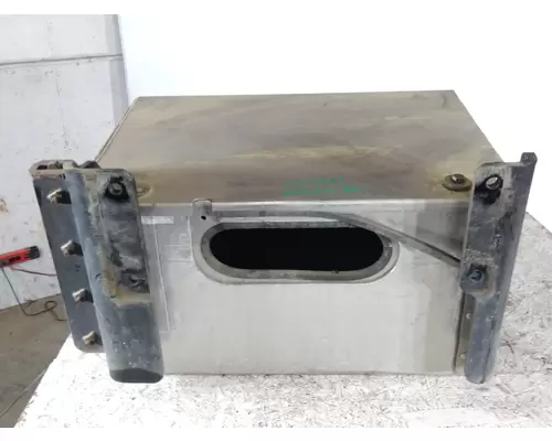 PETERBILT 579 BATTERY BOX