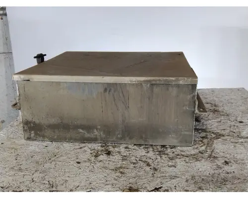 PETERBILT 579 BATTERY BOX