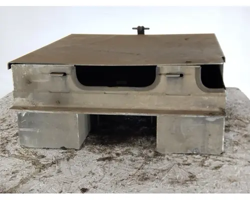 PETERBILT 579 BATTERY BOX
