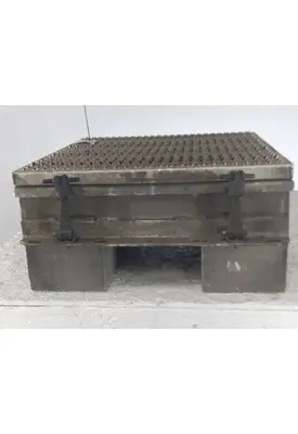 PETERBILT 579 BATTERY BOX