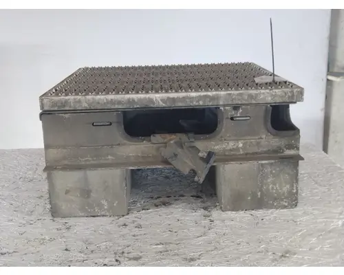 PETERBILT 579 BATTERY BOX