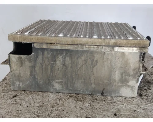 PETERBILT 579 BATTERY BOX