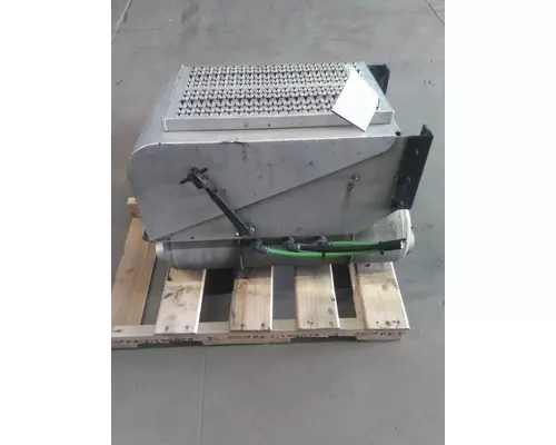 PETERBILT 579 BATTERY BOX
