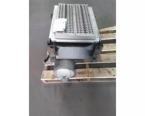 PETERBILT 579 BATTERY BOX