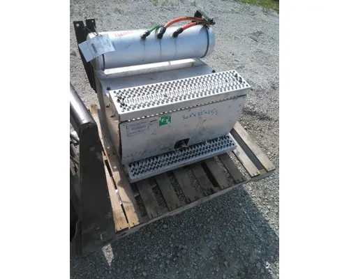 PETERBILT 579 BATTERY BOX