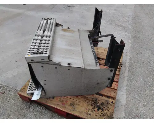 PETERBILT 579 BATTERY BOX