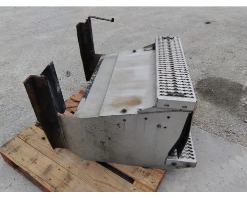 PETERBILT 579 BATTERY BOX