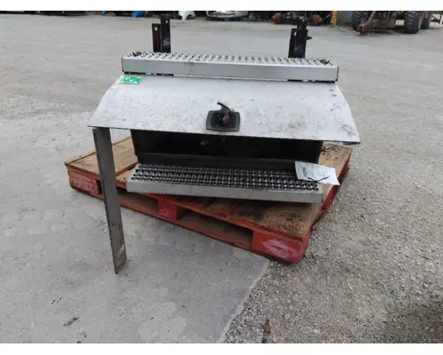 PETERBILT 579 BATTERY BOX