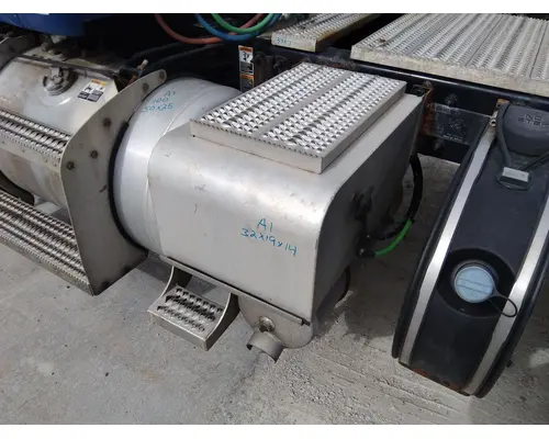 PETERBILT 579 BATTERY BOX